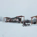 \'Scenic Escapes\' Romantic Pine Grove Getaway!