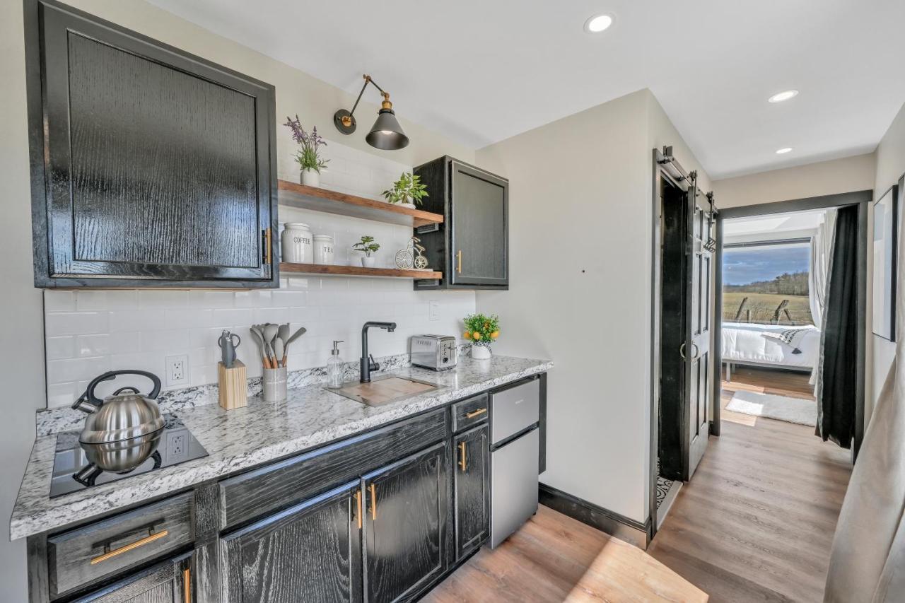 Apartment 'scenic Escapes' Romantic Pine Grove Getaway!